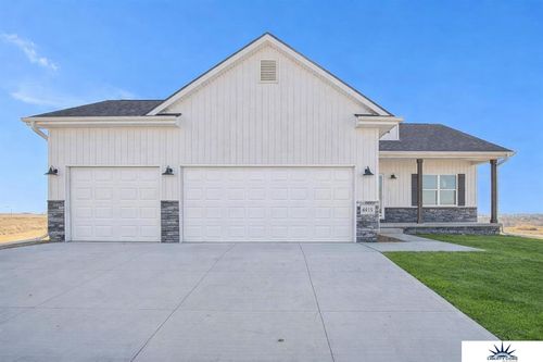 9214 N 167th Avenue Cir, Bennington, NE, 68007-2867 | Card Image