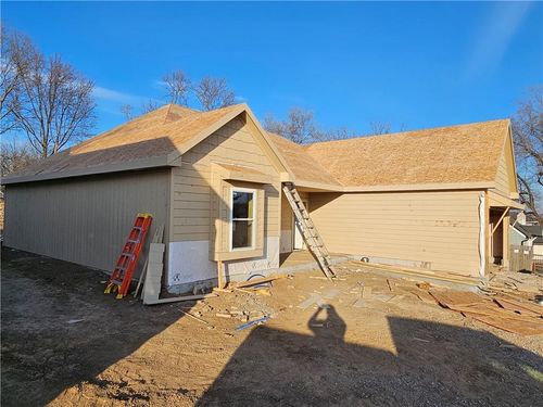 8804 W 49th Ter, Merriam, KS, 66203-1712 | Card Image