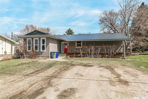 155 Broad St, Lumsden, SK, S0G3C0 | Card Image