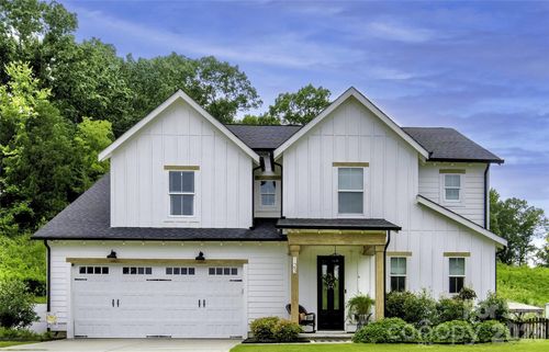 123 Country Lake Dr, Mooresville, NC, 28115-8352 | Card Image