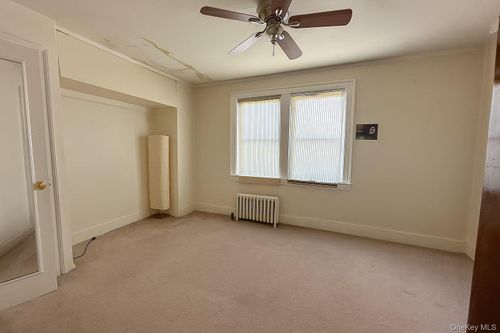 42 78th St, Elmhurst, NY, 11373-2954 | Card Image