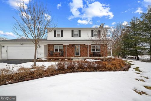 1501 Keystone Dr, Hatfield, PA, 19440-1122 | Card Image