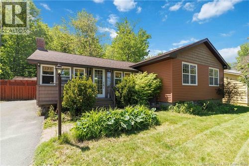 135 Beechwood Cres, Fredericton, NB, E3B2S9 | Card Image