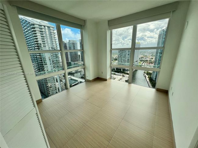 APT-3921 - 31 Se 5 Th St, Condo with 3 bedrooms, 3 bathrooms and null parking in Miami FL | Image 20