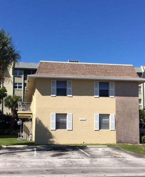apt-6-2707 Vandiver Dr, West Palm Beach, FL, 33409-3639 | Card Image