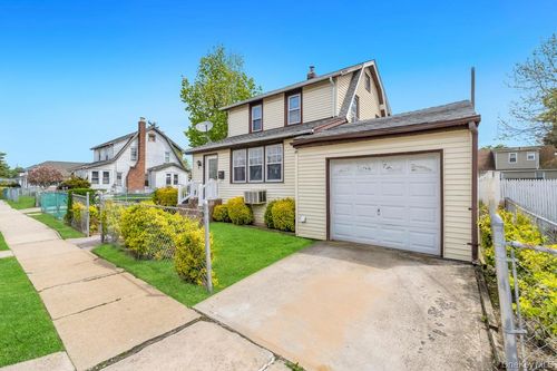 20 Ronald Place, Hempstead, NY, 11575 | Card Image