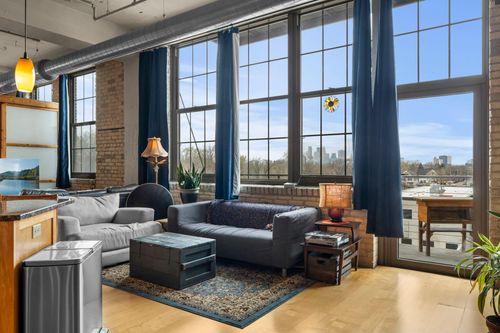 301-1901 E Hennepin Ave, Minneapolis, MN, 55413-3007 | Card Image