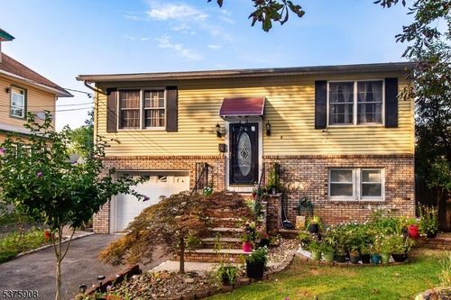 321 Halsey St, Plainfield, NJ, 07063-1332 | Card Image