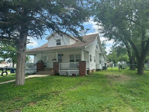 1120 N 12th St, Independence, KS, 67301-2428 | Card Image