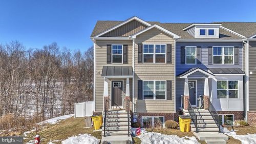 7 Moses Dr, MARTINSBURG, WV, 25405-1142 | Card Image