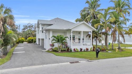3204 Karen Dr, NAPLES, FL, 34112-7365 | Card Image