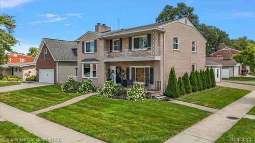24600 Manistee St, Oak Park, MI, 48237-1712 | Card Image