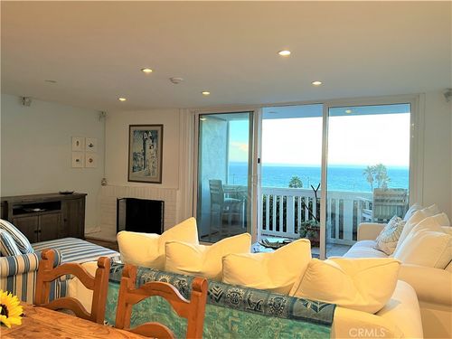 665 The Vlg, Redondo Beach, CA, 90277-2587 | Card Image