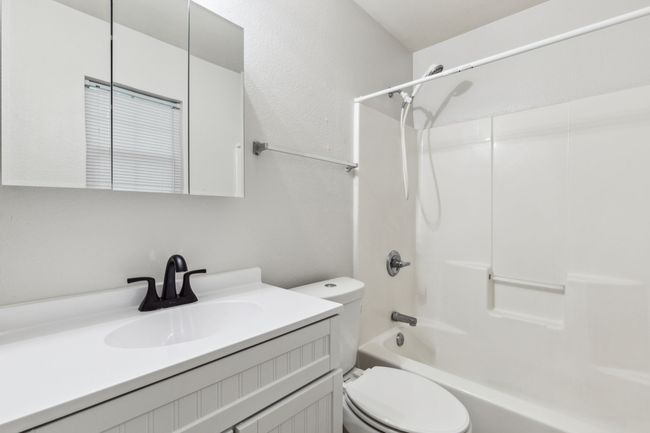 1113 E Jones St, House other with 3 bedrooms, 2 bathrooms and null parking in Sherman TX | Image 17