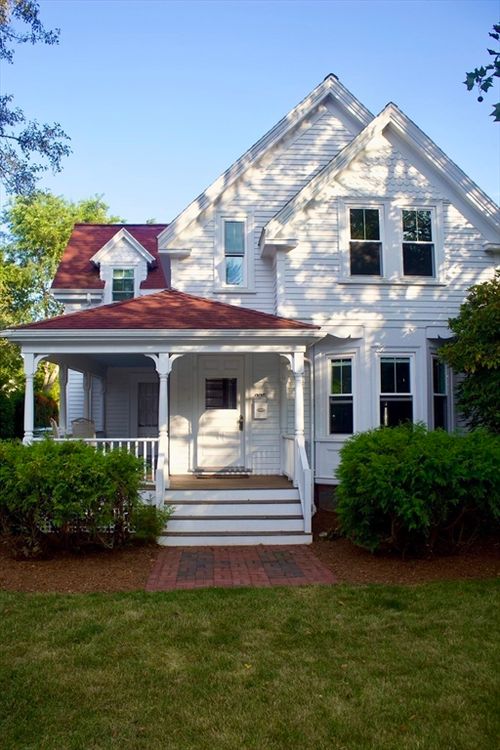 335 Summer St, Manchester, MA, 01944-1542 | Card Image
