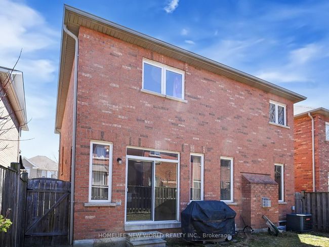 18 Freesia Rd, House other with 3 bedrooms, 3 bathrooms and 4 parking in Brampton ON | Image 29