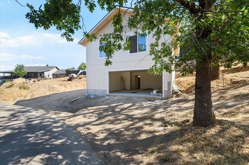 b-416 Se Se Grandview Avenue, Grants Pass, OR, 97527 | Card Image