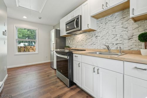 57 Riverlawn Dr, Wayne, NJ, 07470-7011 | Card Image