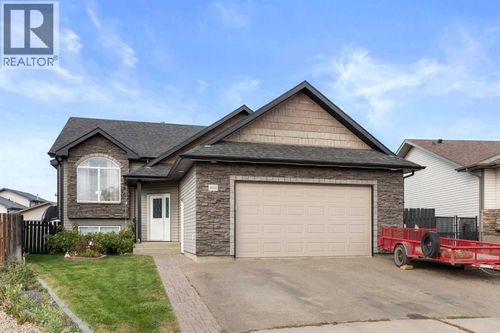 {{alt}} | Card Image