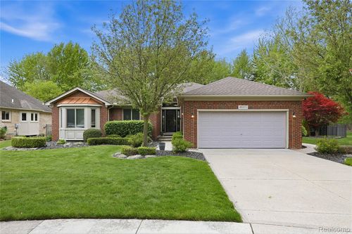 49371 Deerfield Park, Macomb, MI, 48044-1823 | Card Image