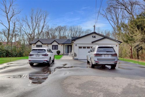 14 Chatham Pl, Dix Hills, NY, 11746-5412 | Card Image