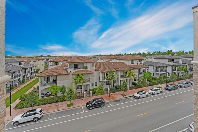 4690 Nw 84 Th Ave, Townhouse with 3 bedrooms, 5 bathrooms and null parking in Doral FL | Image 35