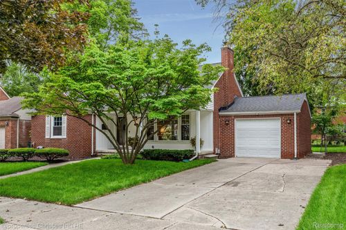 13323 Hart Ave, Huntington Woods, MI, 48070-1012 | Card Image