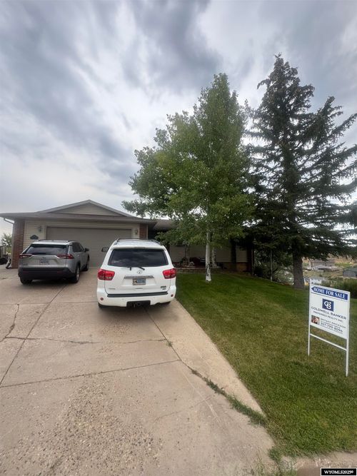 106 Windy Ridge Ct, Evanston, WY, 82930-4778 | Card Image