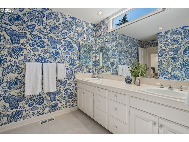 1890 S Greenwood Rd, House other with 5 bedrooms, 5 bathrooms and 2 parking in Portland OR | Image 35