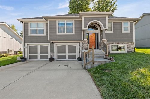 1501 Ne 196th St, Smithville, MO, 64089-9114 | Card Image