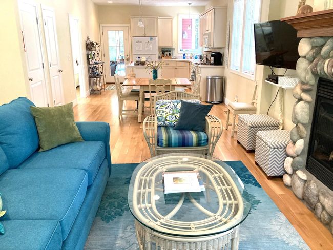 open concept entertaining | Image 9