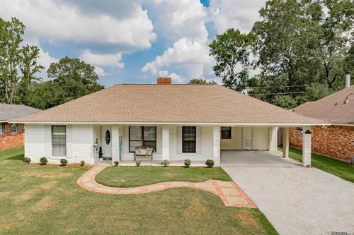 11049 E Vieux Dr, Baton Rouge, LA, 70815-5286 | Card Image