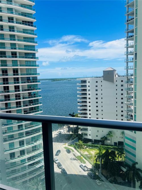 apt-1606-1300 Brickell Bay Dr, Miami, FL, 33131-3387 | Card Image