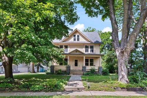 810 S Grove St, Ripon, WI, 54971-1827 | Card Image