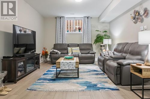 2-175 Cloverdale Ave, Hamilton, ON, L8K4M4 | Card Image