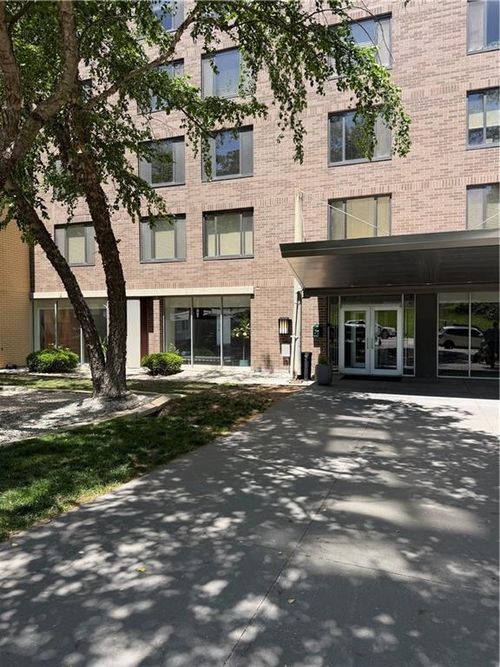 600 E 8th Unit 8s Street, Kansas City, MO, 64106 | Card Image