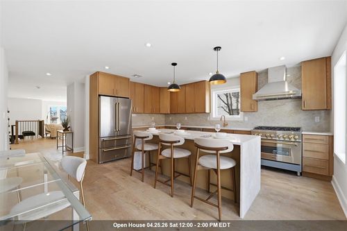 140A Weigands Ln, Secaucus, NJ, 07094-2177 | Card Image