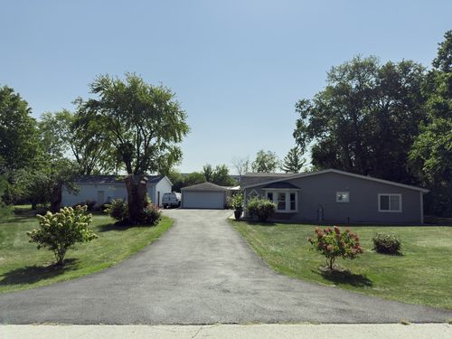 30W165 Estes St, Warrenville, IL, 60563-9606 | Card Image