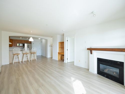 208-1420 Parkway Blvd, Coquitlam, BC, V3E3J6 | Card Image