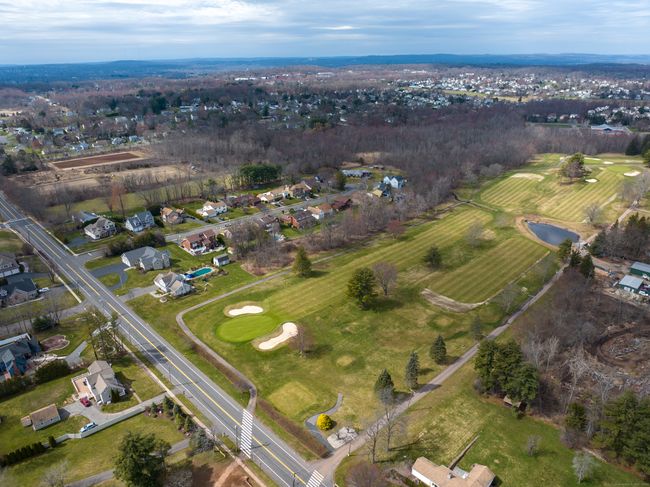24 Stonegate Dr, House other with 4 bedrooms, 4 bathrooms and null parking in Wethersfield CT | Image 8