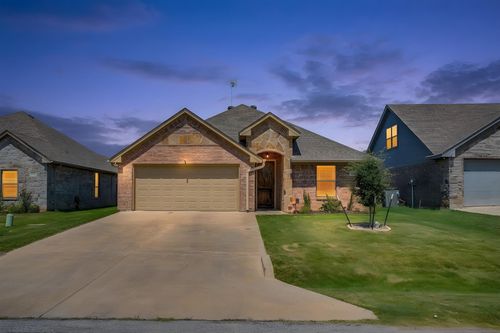 3207 Windcrest Dr, Granbury, TX, 76049-7247 | Card Image