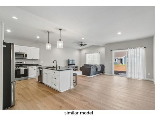 110 Hill Row, PORTAGE, WI, 53901-1260 | Card Image