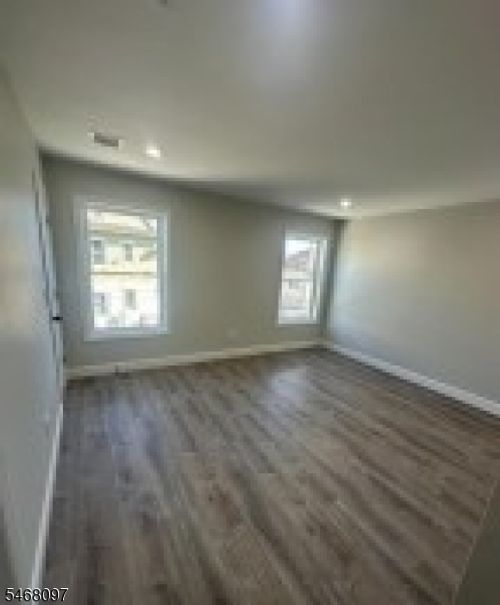 393 E 27th St, Paterson, NJ, 07514-1811 | Card Image