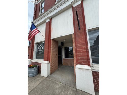 150 N Maple St, Yamhill, OR, 97148-2108 | Card Image