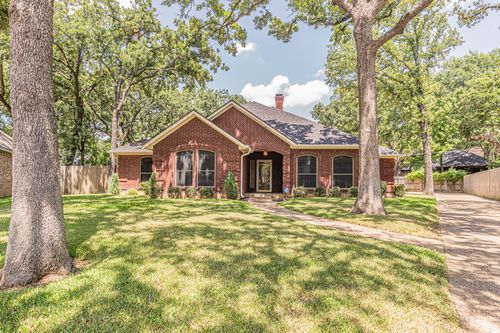 3901 Echo Hill Ct, Arlington, TX, 76001-6569 | Card Image