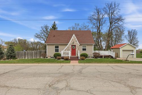 224 Elm St, Detroit Lakes, MN, 56501-2415 | Card Image
