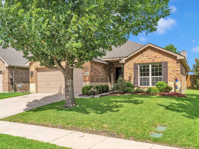 8645 Running River Ln, House other with 3 bedrooms, 2 bathrooms and null parking in Fort Worth TX | Image 4