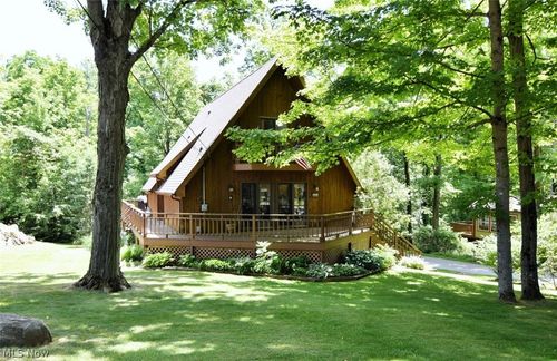 14731 Evergreen Drive, Burton, OH, 44021 | Card Image