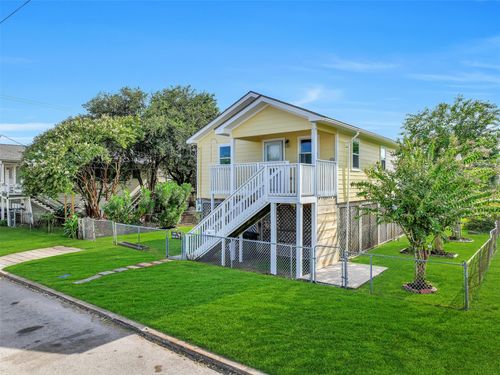 1801 55th St, Galveston, TX, 77551-4728 | Card Image