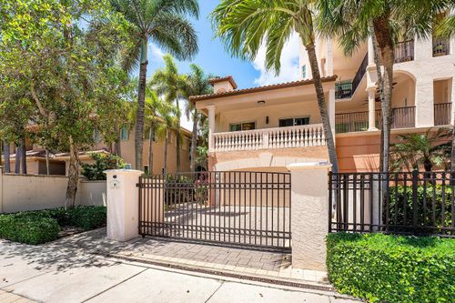 19 Hendricks Isle, Fort Lauderdale, FL, 33301-3702 | Card Image